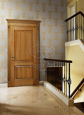 Красивая деревянная дверь